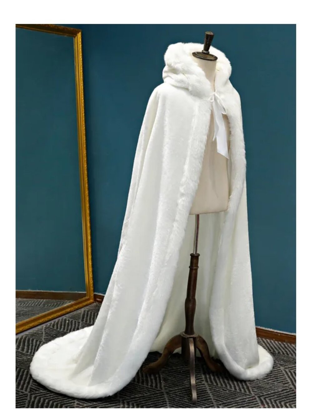 JJS House Brand New White Cloak with Hood and Fur on trim